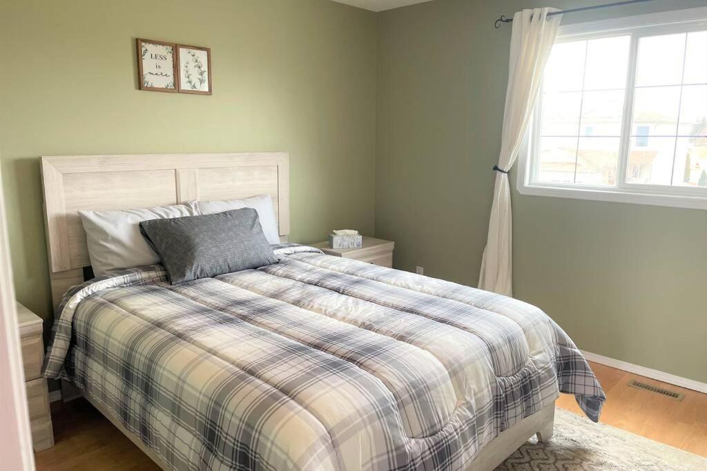 Spacious Duplex Camrose Exterior foto
