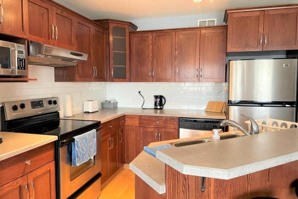 Spacious Duplex Camrose Exterior foto